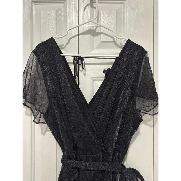 Torrid black flutter sleeve metallic tie back romper size 1X - Picture 3 of 11